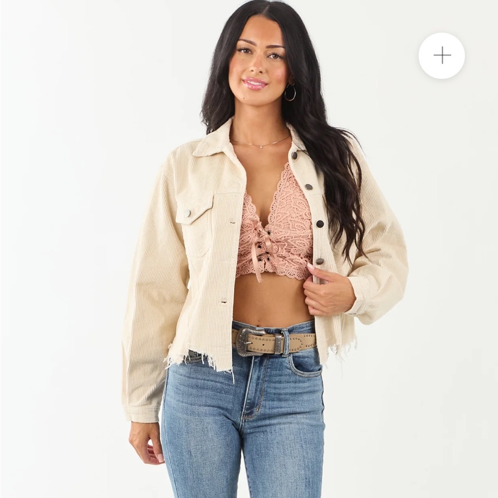 POL distressed, cropped, corduroy jacket 
Size S